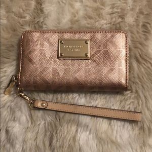 Michael Kors wristlet